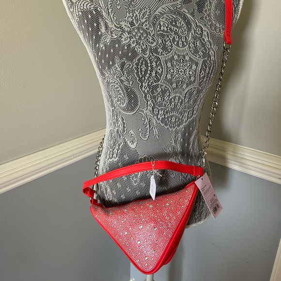 BNWT Wild Fable Red Vegan Leather Bling Crossbody Bag with Adjustable straps - Picture 7 of 7